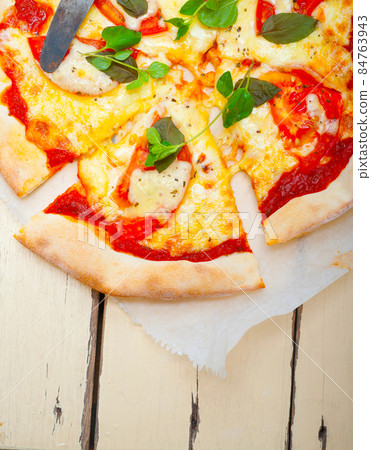 Italian pizza Margherita Italian pizza Margherita 84763943