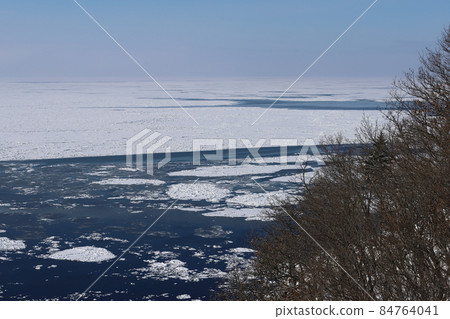 Shari, Hokkaido Drift ice in the Sea of Okhotsk Shari, Hokkaido Drift ice in the Sea of Okhotsk 84764041