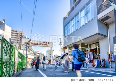 東京下北澤商店街世田谷的街景 東京下北澤商店街世田谷的街景 84765255