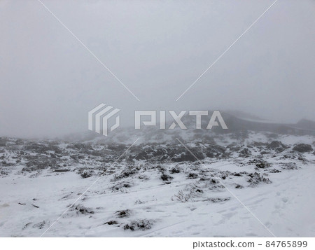 Snowy mountains, snowy landscape in Australia 84765899