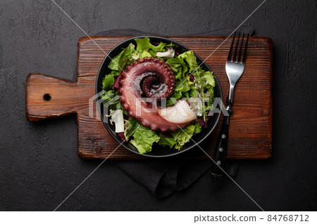 Grilled octopus 84768712
