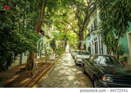 Colorful houses in old San Juan, Puerto Rico 84772541