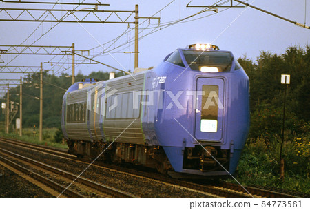 Hakodate Main Line Kami-Horomui-Horomui JR Hokkaido Kiha 281 series 900 series test run 84773581