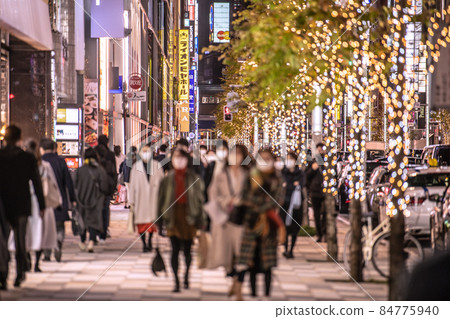 日本東京都市風光 Omicron 股票震驚世界。 12月,年末的腳步...... 金光閃閃的銀座人多=9日 日本東京都市風光 Omicron 股票震驚世界。 12月,年末的腳步...... 金光閃閃的銀座人多=9日 84775940