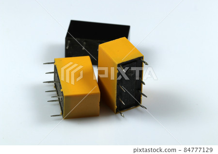 car, circuit, plug 84777129