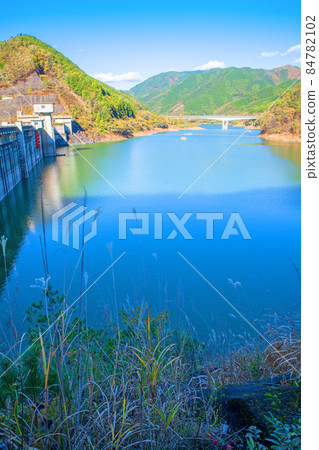 Kiryu River Dam, Lake Umeda, Autumn leaves season, Autumn scenery Kiryu River Dam, Lake Umeda, Autumn leaves season, Autumn scenery 84782102