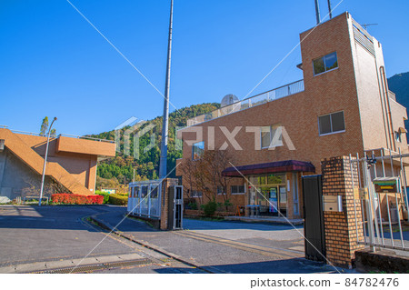 桐生川水壩管理所、梅田湖、紅葉季節、秋景 桐生川水壩管理所、梅田湖、紅葉季節、秋景 84782476