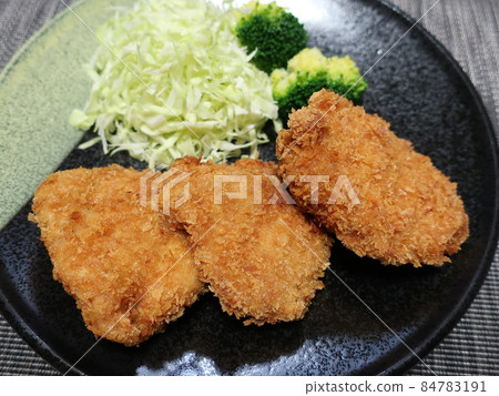 Delicious hot cutlets Delicious hot cutlets 84783191
