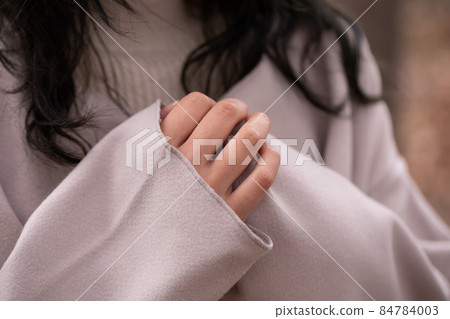 Female to meet woman 84784003