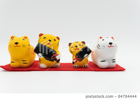 【過年】虎年擺設及過年擺件【生肖】 84784444