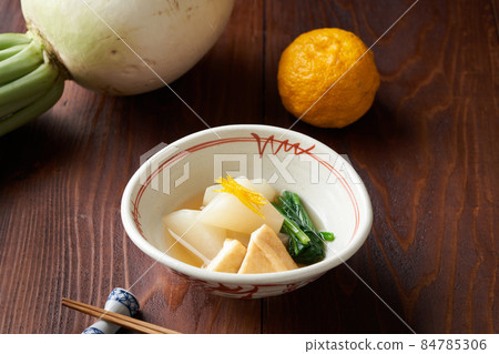 蘿蔔燉 84785306