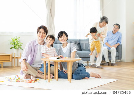 家庭生活3代 84785496