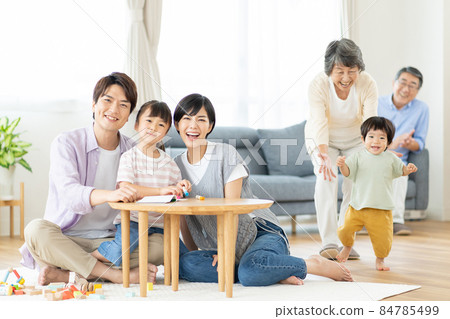 家庭生活3代 84785499