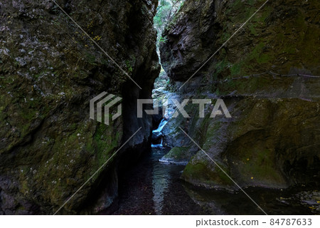 東京谷，卡諾托岩 84787633