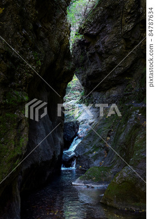 東京谷，卡諾托岩 84787634