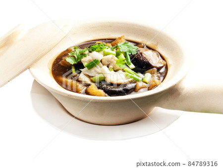 Braised Fish Maw in Red Gravy, Fish maw soup in bowl Braised Fish Maw in Red Gravy, Fish maw soup in bowl 84789316