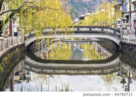 城崎溫泉的柳樹② 城崎溫泉的柳樹② 84790715