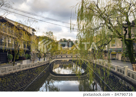 城崎溫泉的柳樹③ 84790716