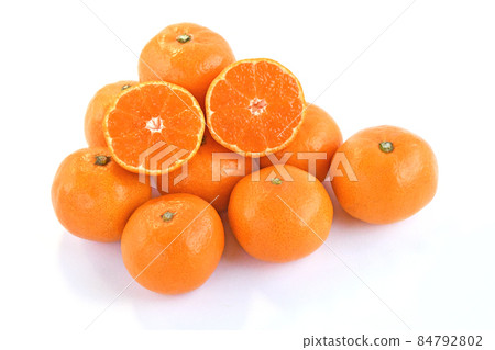 Mandarin orange (Satsuma mandarin orange) Mandarin orange (Satsuma mandarin orange) 84792802