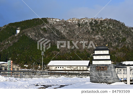 Takeda Castle in winter Takeda Castle in winter 84793509