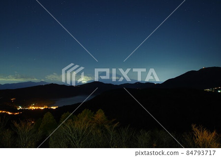 箱根代官山/箱根町代官山展望台的夜空 箱根代官山/箱根町代官山展望台的夜空 84793717