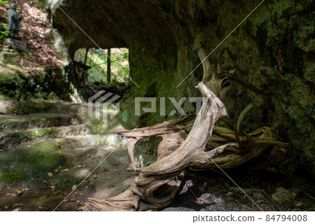 福岡縣東寶村岩屋神社的神門 福岡縣東寶村岩屋神社的神門 84794008