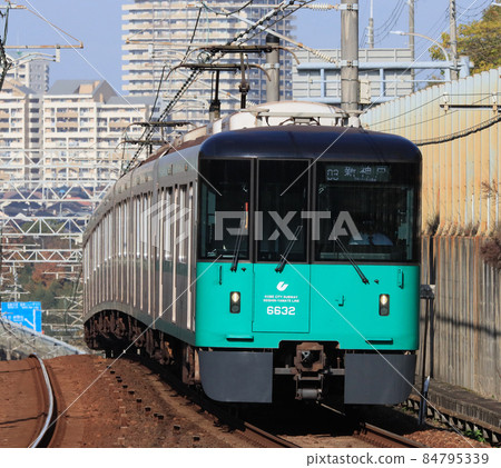 Kobe Subway Series 6000 approaching Nishijin Minami Station Kobe Subway Series 6000 approaching Nishijin Minami Station 84795339