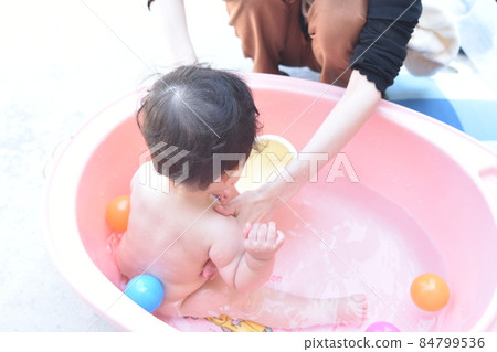 第一泳池浴室 84799536