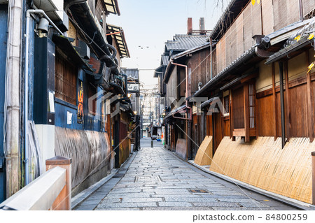 Autumn Kyoto Gion 84800259