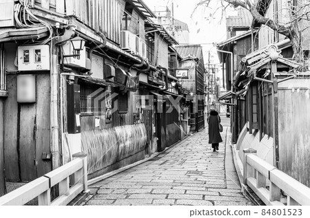 Autumn Kyoto Gion monochrome 84801523