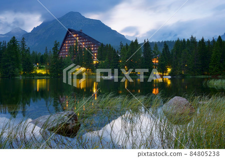 Hotel near the lake Hotel near the lake 84805238