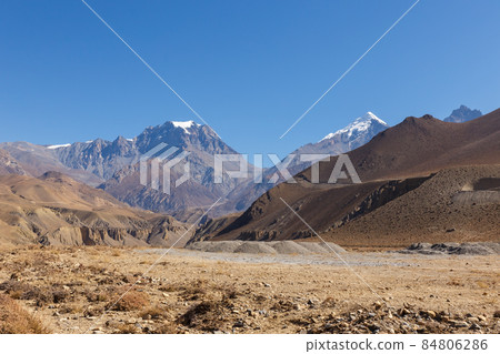 Yakwakang and Khatungkang mountains 84806286