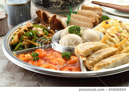 Chinese hors d'oeuvre on the table 84806684