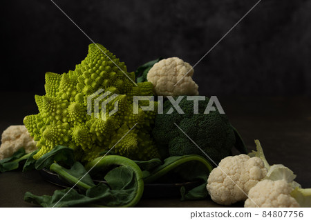 Romanesco cabbage, broccoli and cauliflower 84807756