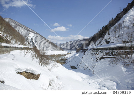 雪美堀湖,藍天 雪美堀湖,藍天 84809359