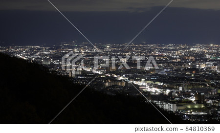 You can also see the night view of Minamikawachi seen from Mt. Iimori, and the PL tower in Tondabayashi City. You can also see the night view of Minamikawachi seen from Mt. Iimori, and the PL tower in Tondabayashi City. 84810369