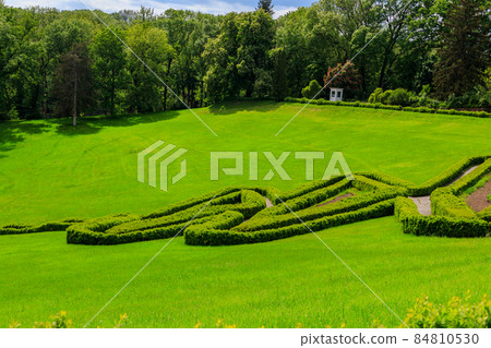 View of Parterre Amphitheatre in Sofiyivka park in Uman, Ukraine View of Parterre Amphitheatre in Sofiyivka park in Uman, Ukraine 84810530