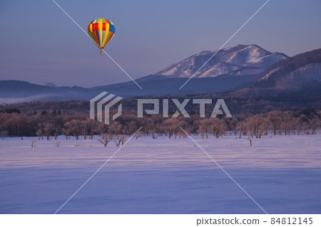 在冬季的東部的雪景 84812145