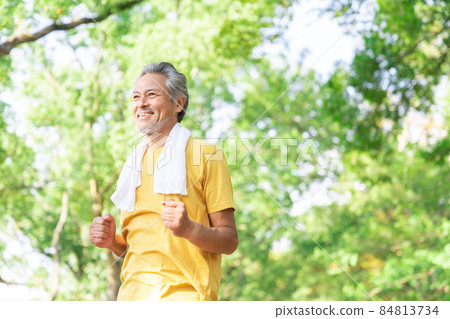 Fitness image senior man Fitness image senior man 84813734