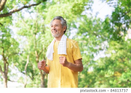 Fitness image senior man Fitness image senior man 84813737