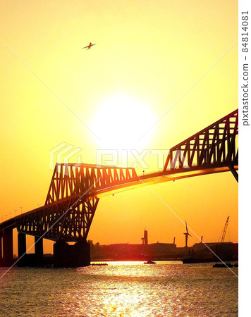 Tokyo Gate Bridge Bridge over Tokyo Bay Sun Up Tokyo Gate Bridge Bridge over Tokyo Bay Sun Up 84814081
