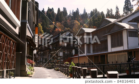 銀山溫泉的秋景 銀山溫泉的秋景 84816401