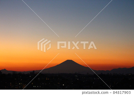Fuji at dusk Fuji at dusk 84817903