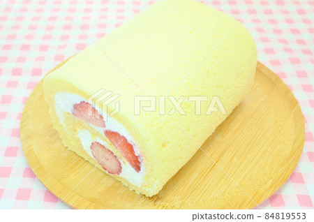 Strawberry roll cake Strawberry roll cake 84819553