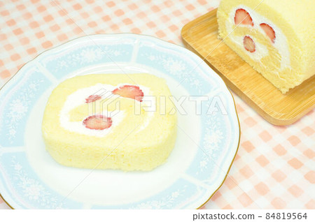 Strawberry roll cake Strawberry roll cake 84819564