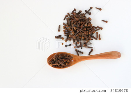 Clove clove Clove clove 84819678