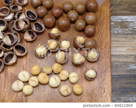 Macadamia nuts snacks 84822804