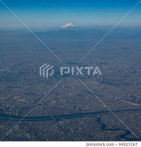 Aerial view of Mt. Fuji and central Tokyo Aerial view of Mt. Fuji and central Tokyo 84823167