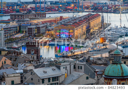 View of the old town of Genoa 84823493