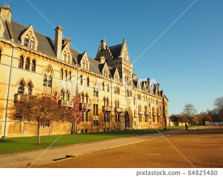 The streets of Oxford 84825480